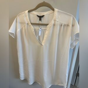 New w/tag Banana Republic, off White Blouse, Size M
